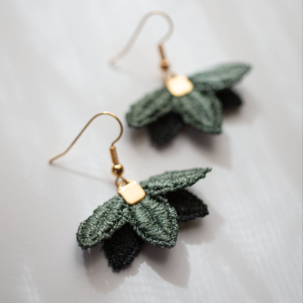 Petalum short earrings: Dark Moss