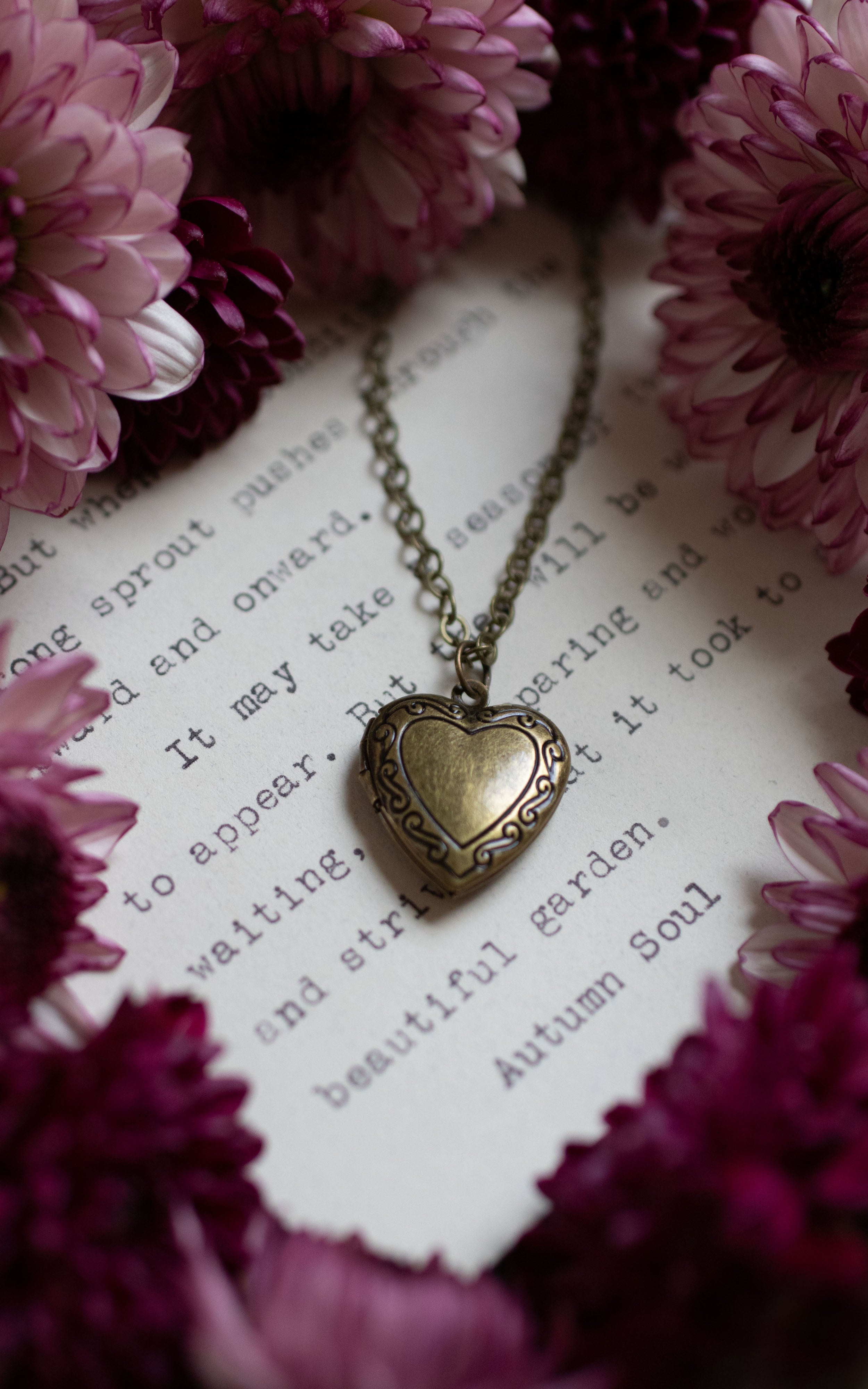 classicheartlocketnecklace