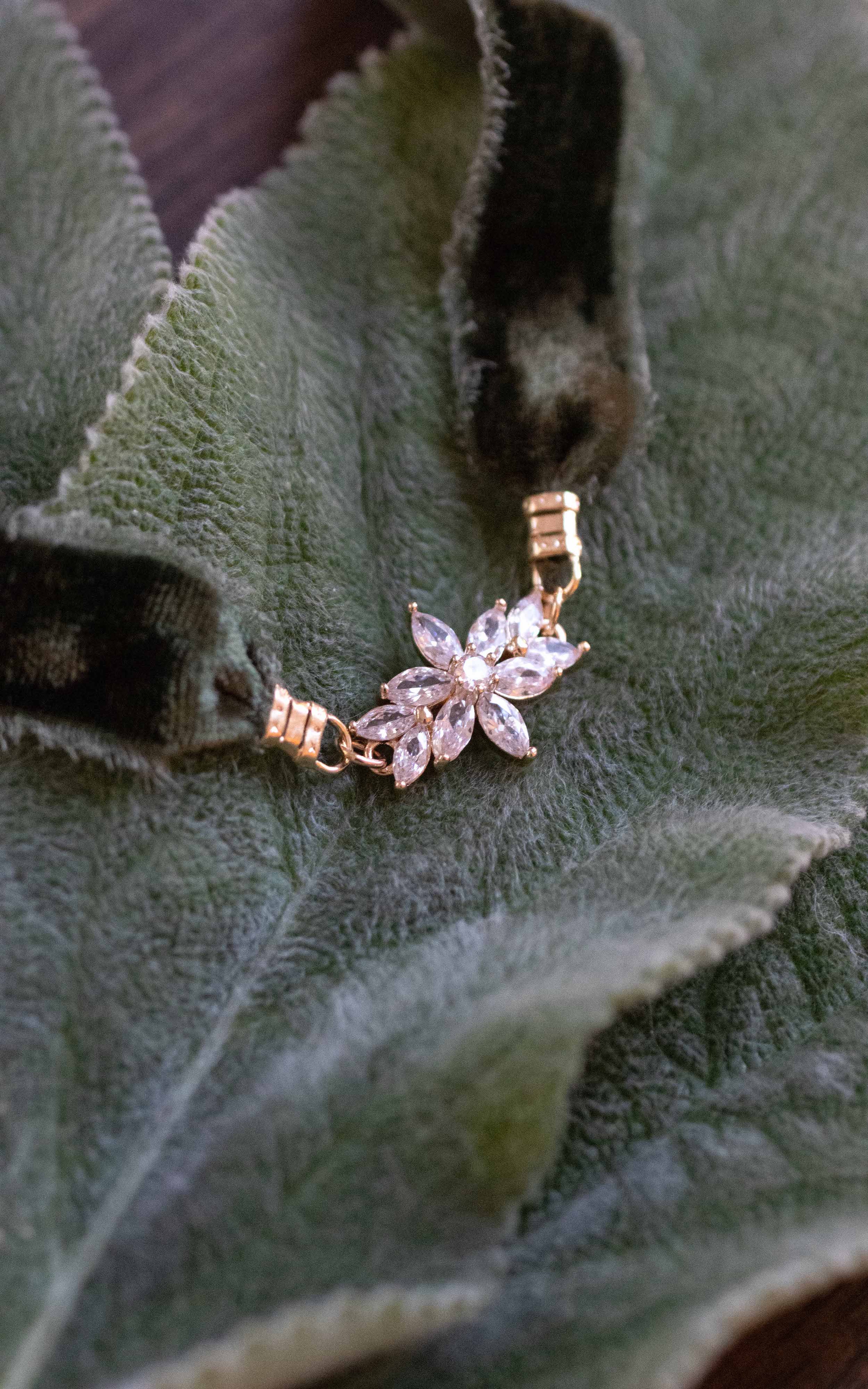 Pine Forest Flower Velvet Necklace